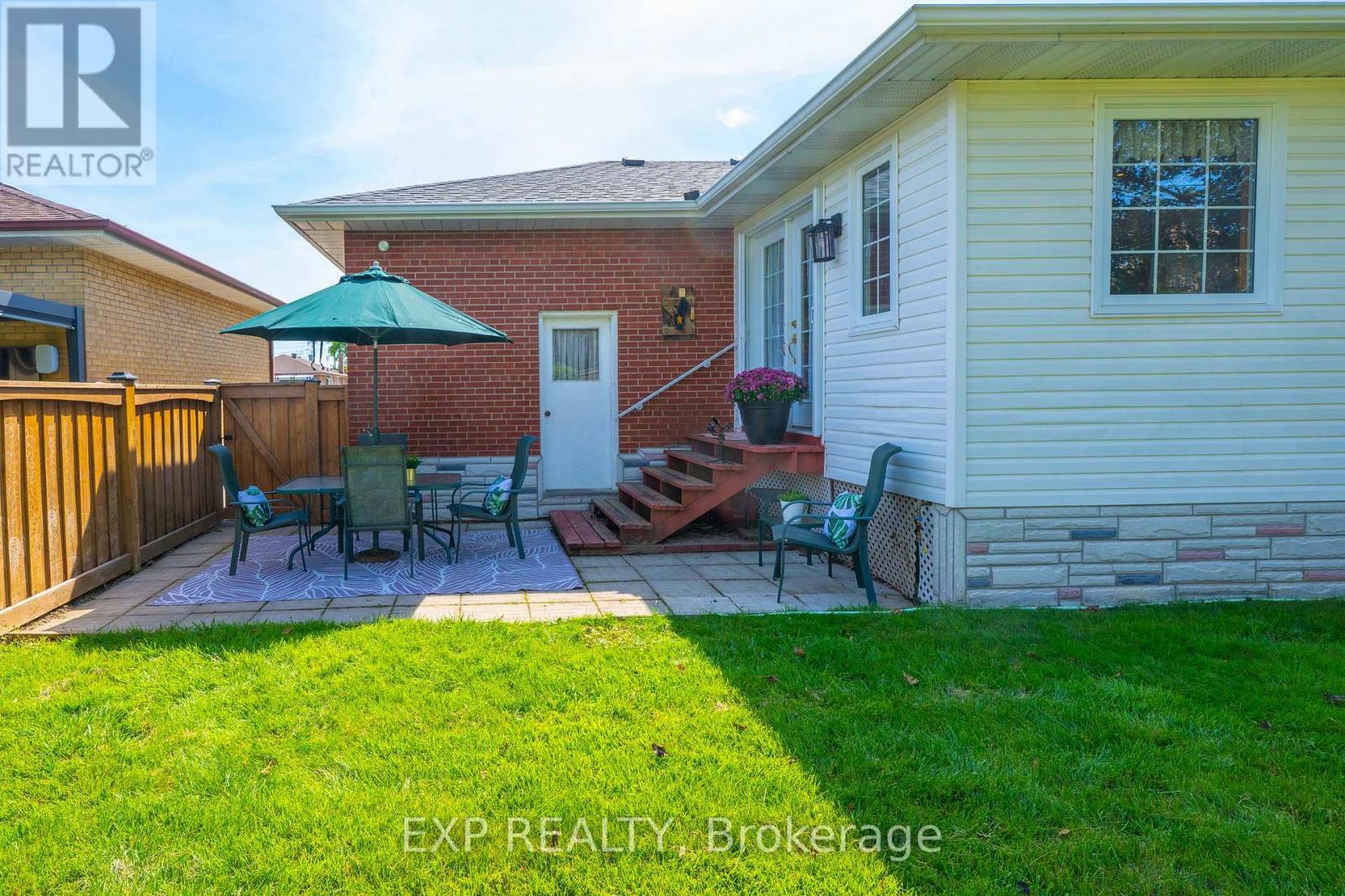 6 JARDINE PLACE - 42