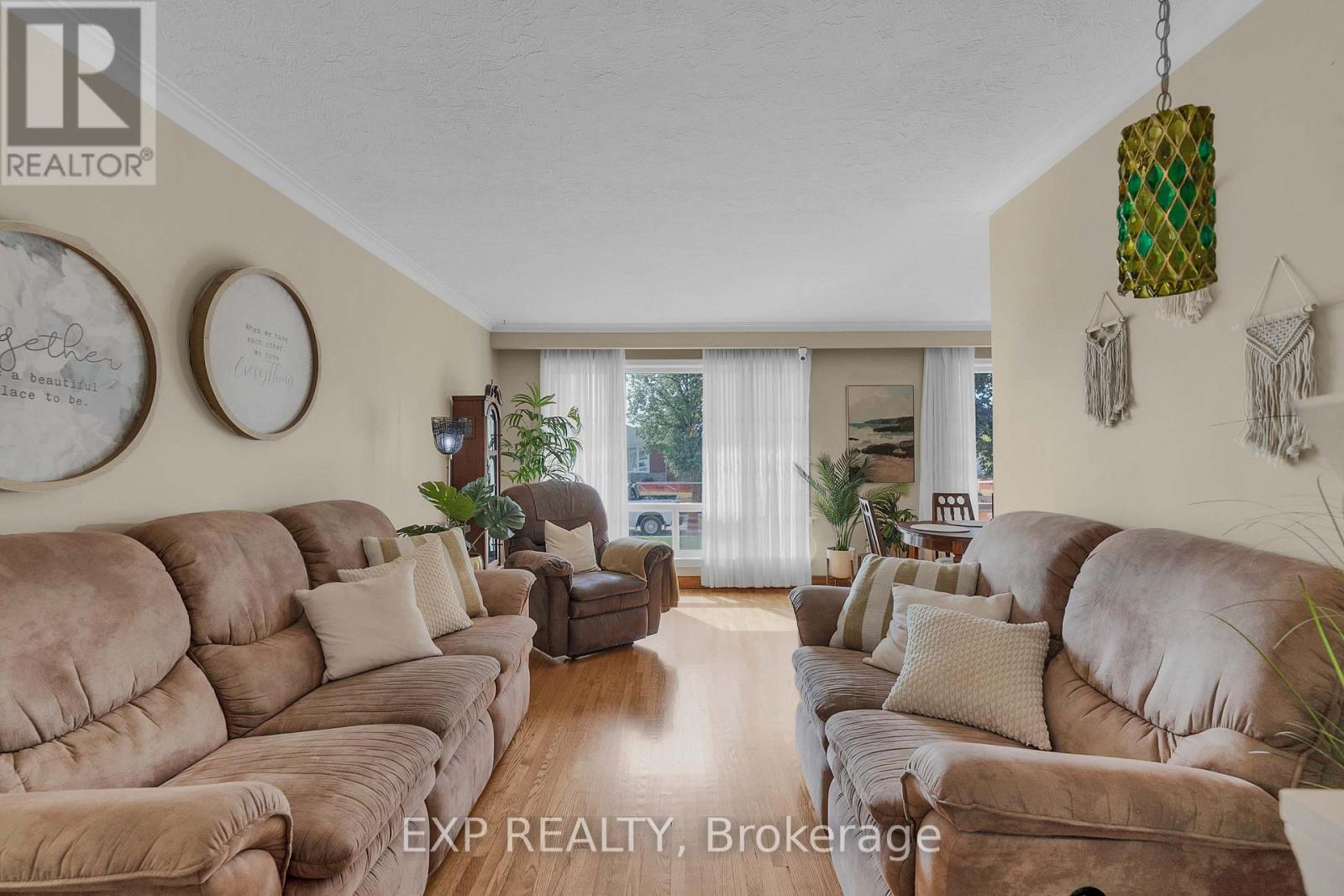 6 JARDINE PLACE - 5