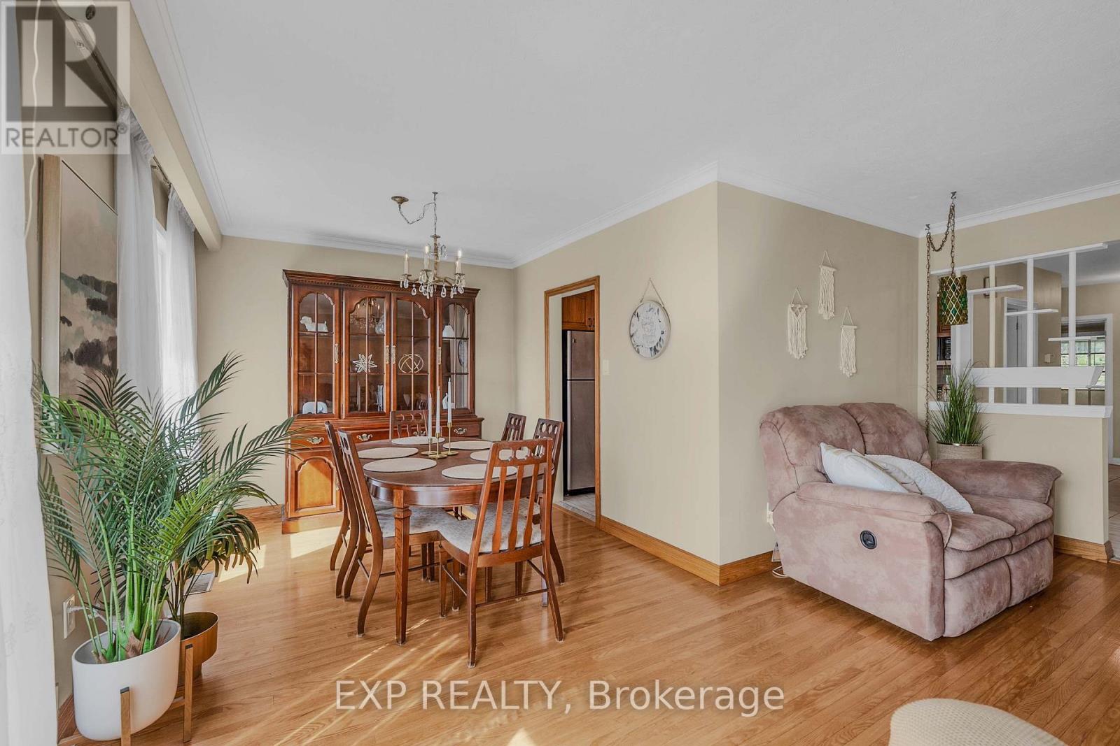 6 JARDINE PLACE - 7