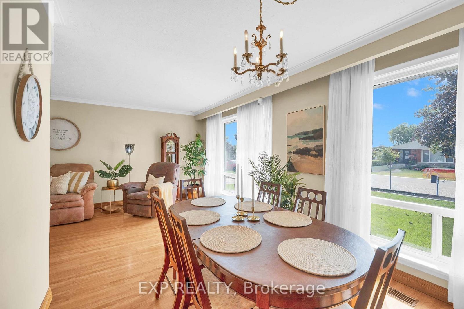 6 JARDINE PLACE - 8