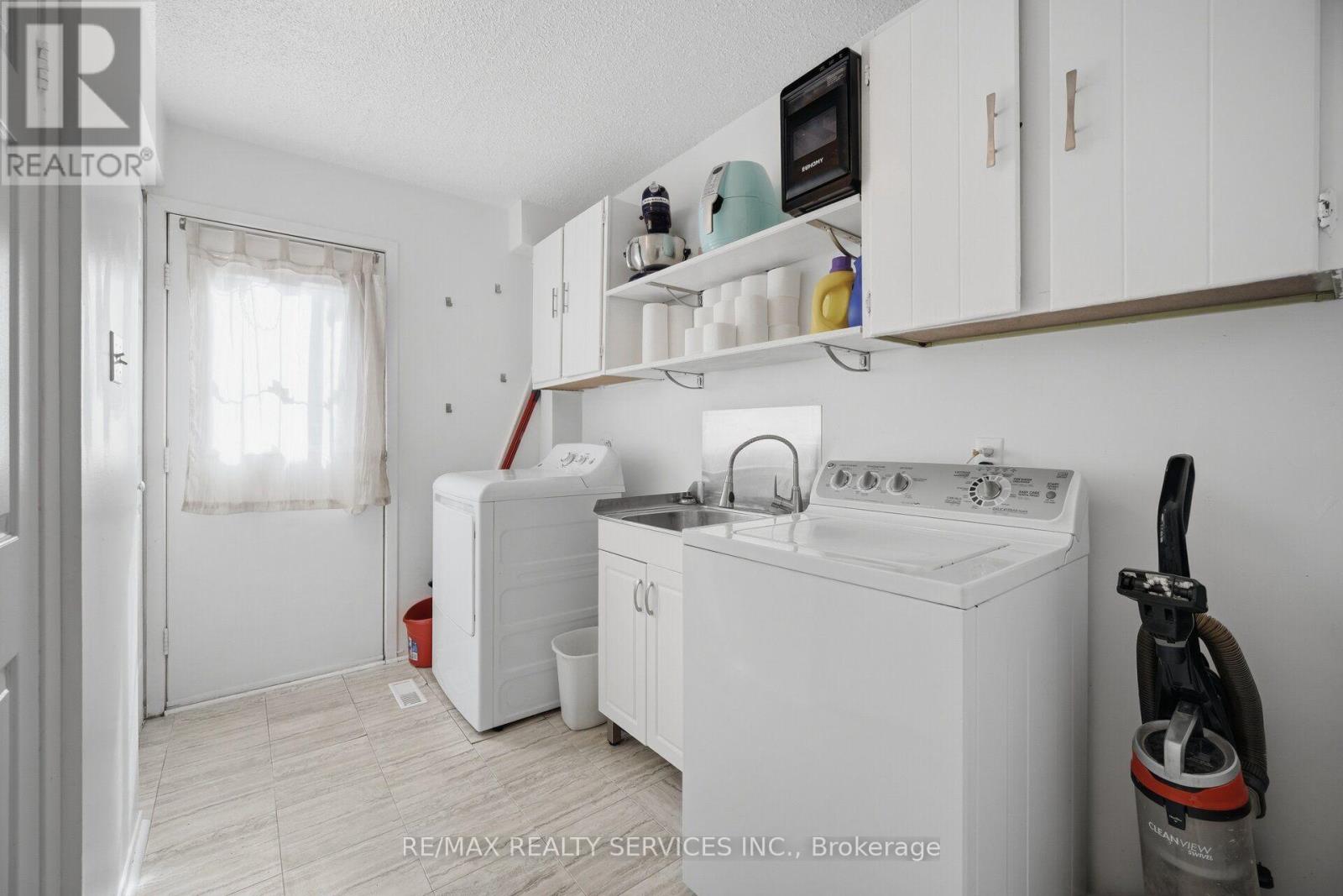 12 LADIN DRIVE - 20