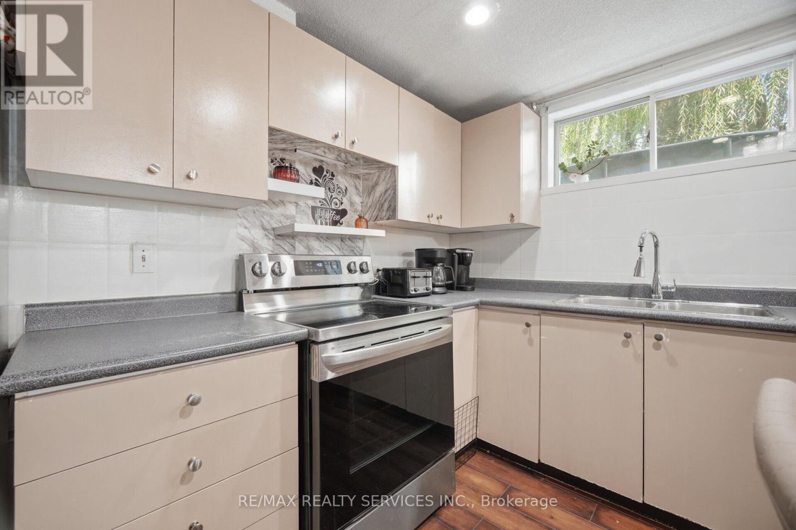 12 LADIN DRIVE - Image 35