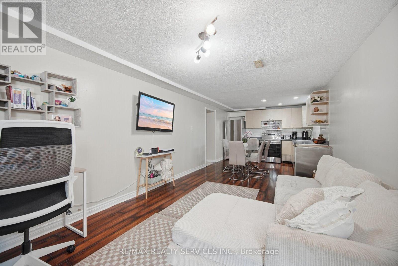 12 LADIN DRIVE - 40