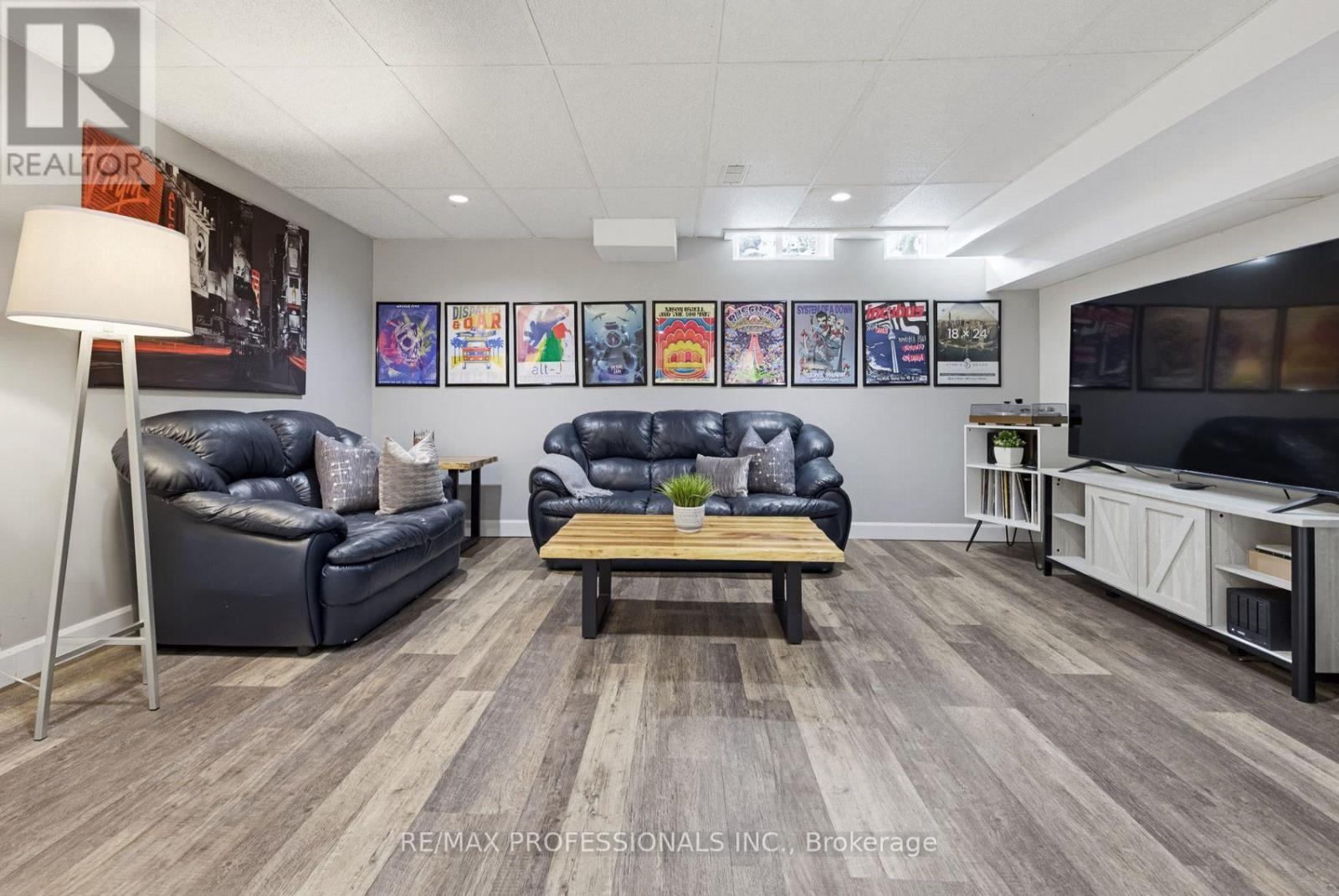 21 WATERBURY STREET - Image 32