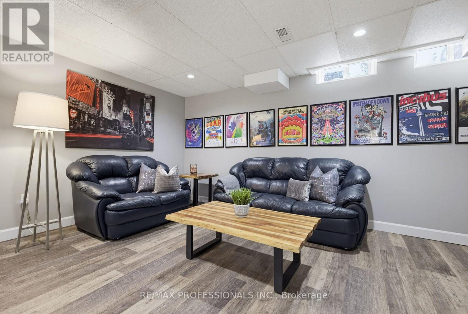 21 WATERBURY STREET - Image 33