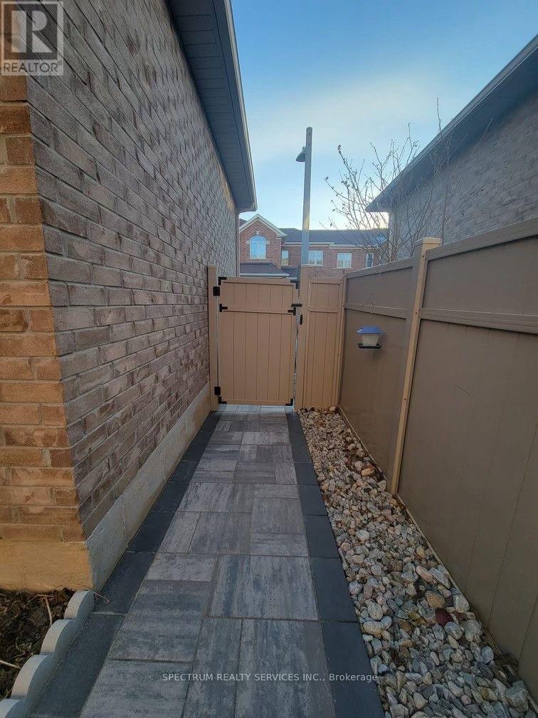 540 SIXTEEN MILE DRIVE - 48