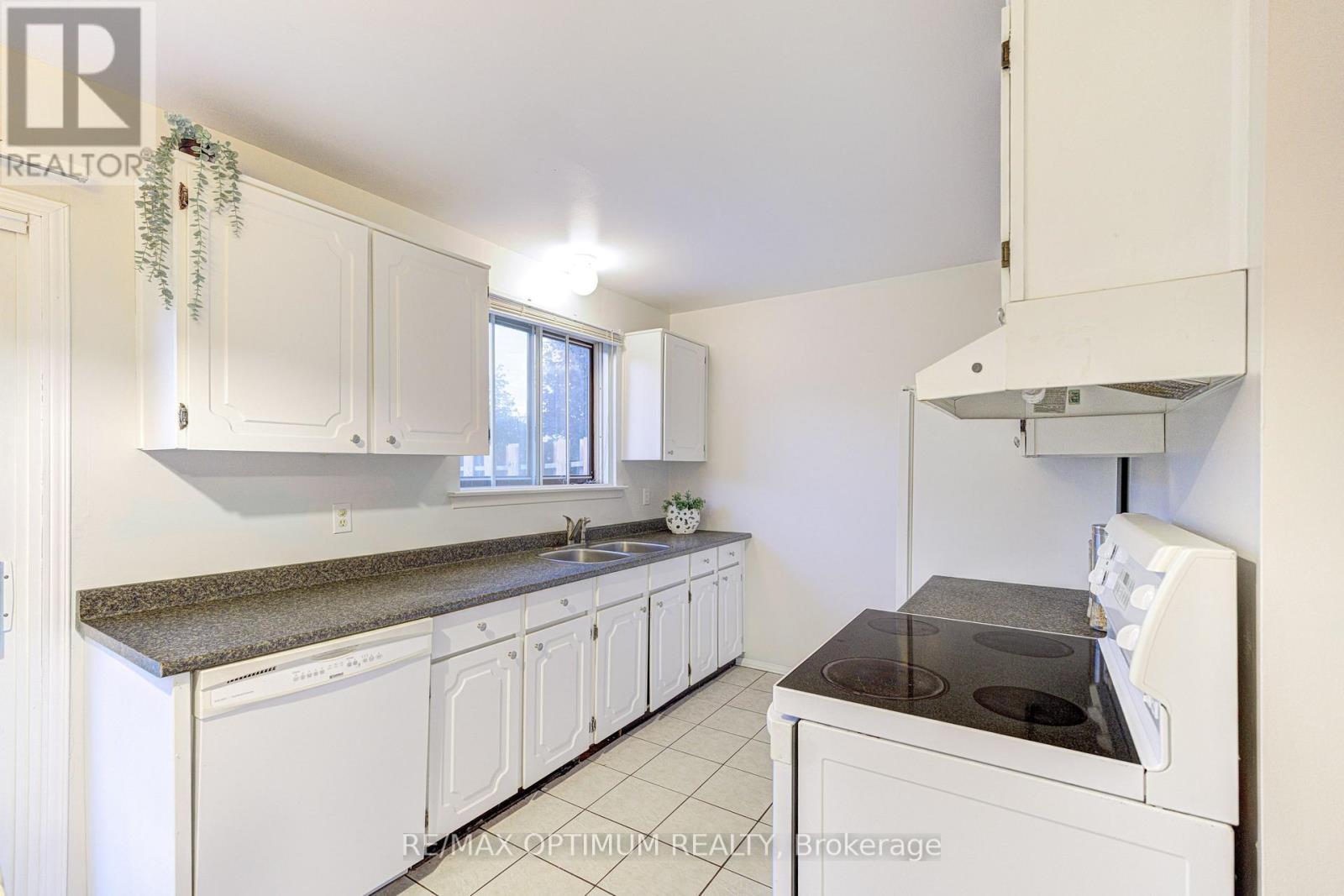 50 GONDOLA CRESCENT - 12