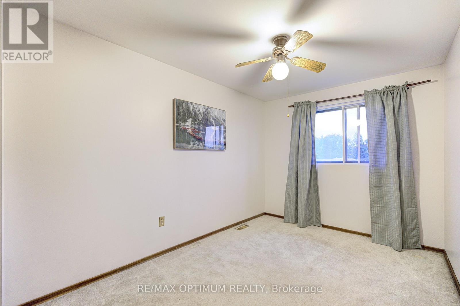 50 GONDOLA CRESCENT - 31