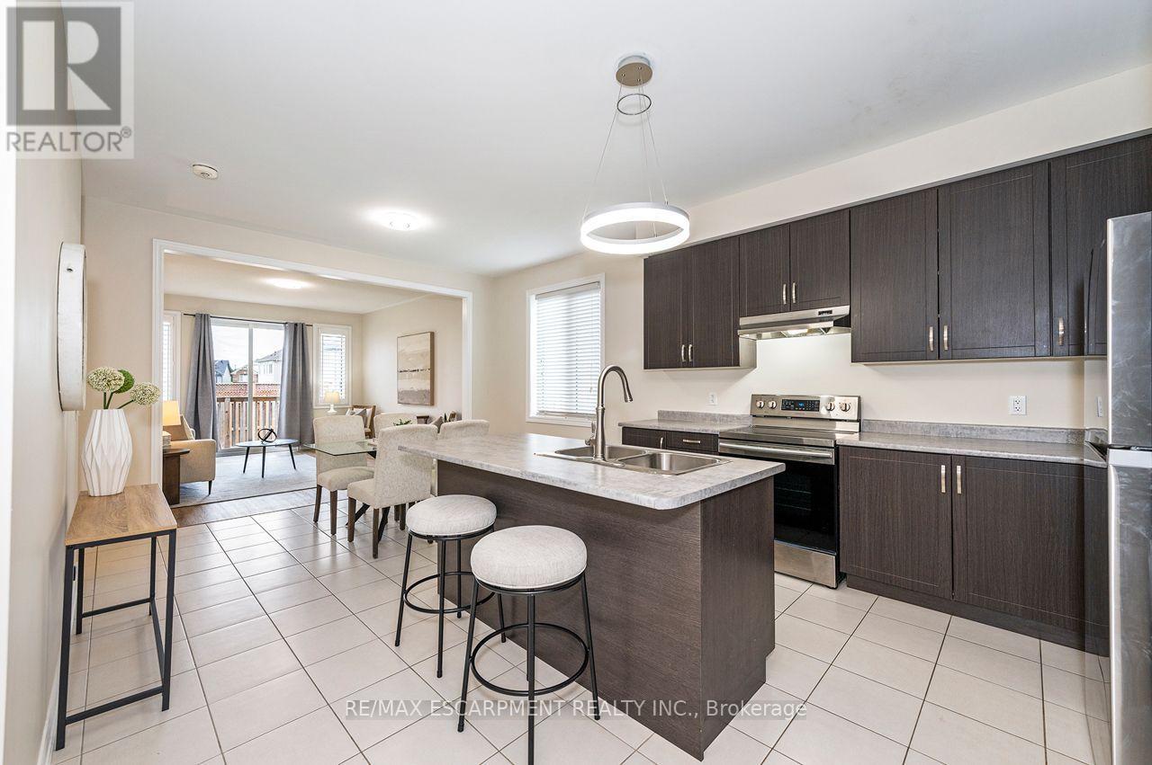 37 MIDDLETON AVENUE, Centre Wellington (Fergus) — photo 6
