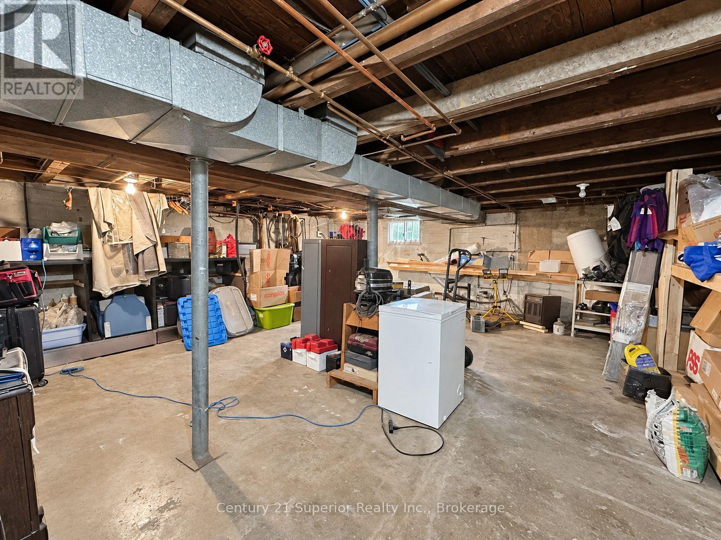 819 MAY STREET N - 28