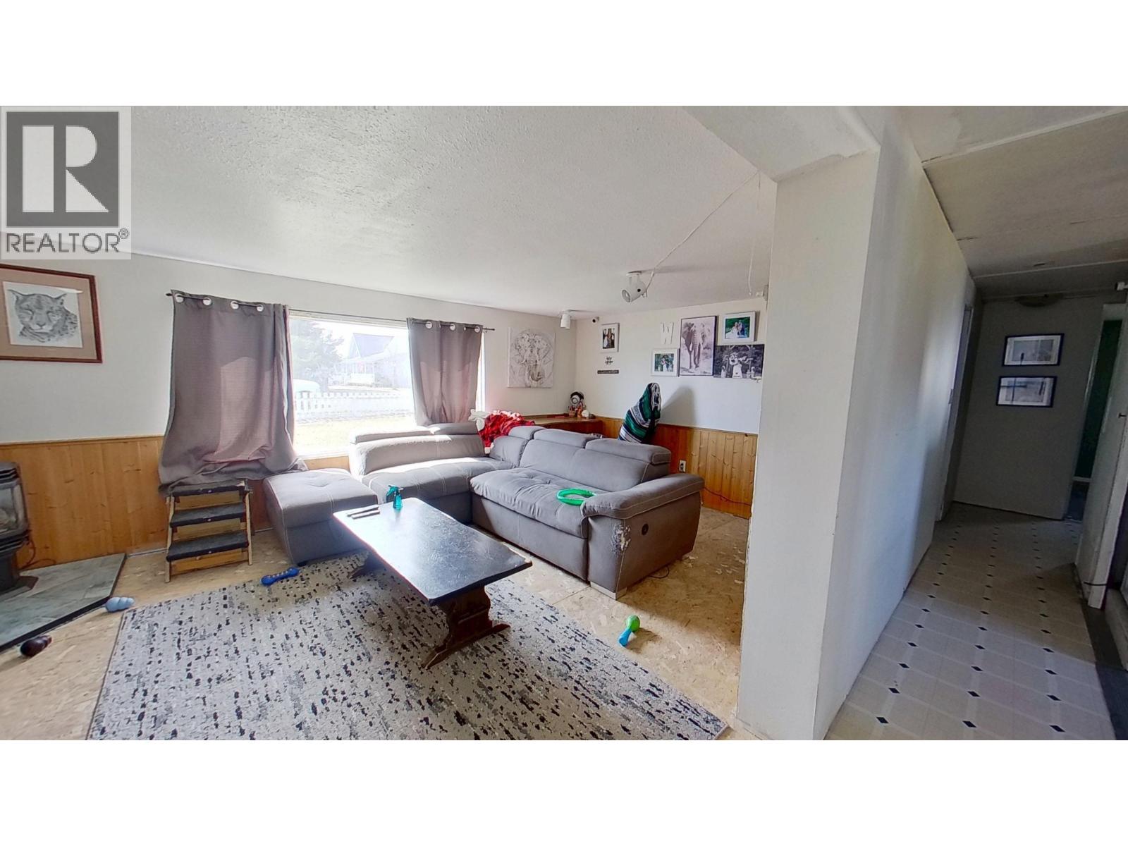 12282 COTTONWOOD AVENUE - 21