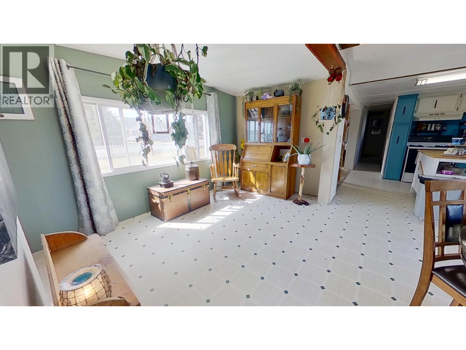 12282 COTTONWOOD AVENUE - Image 17