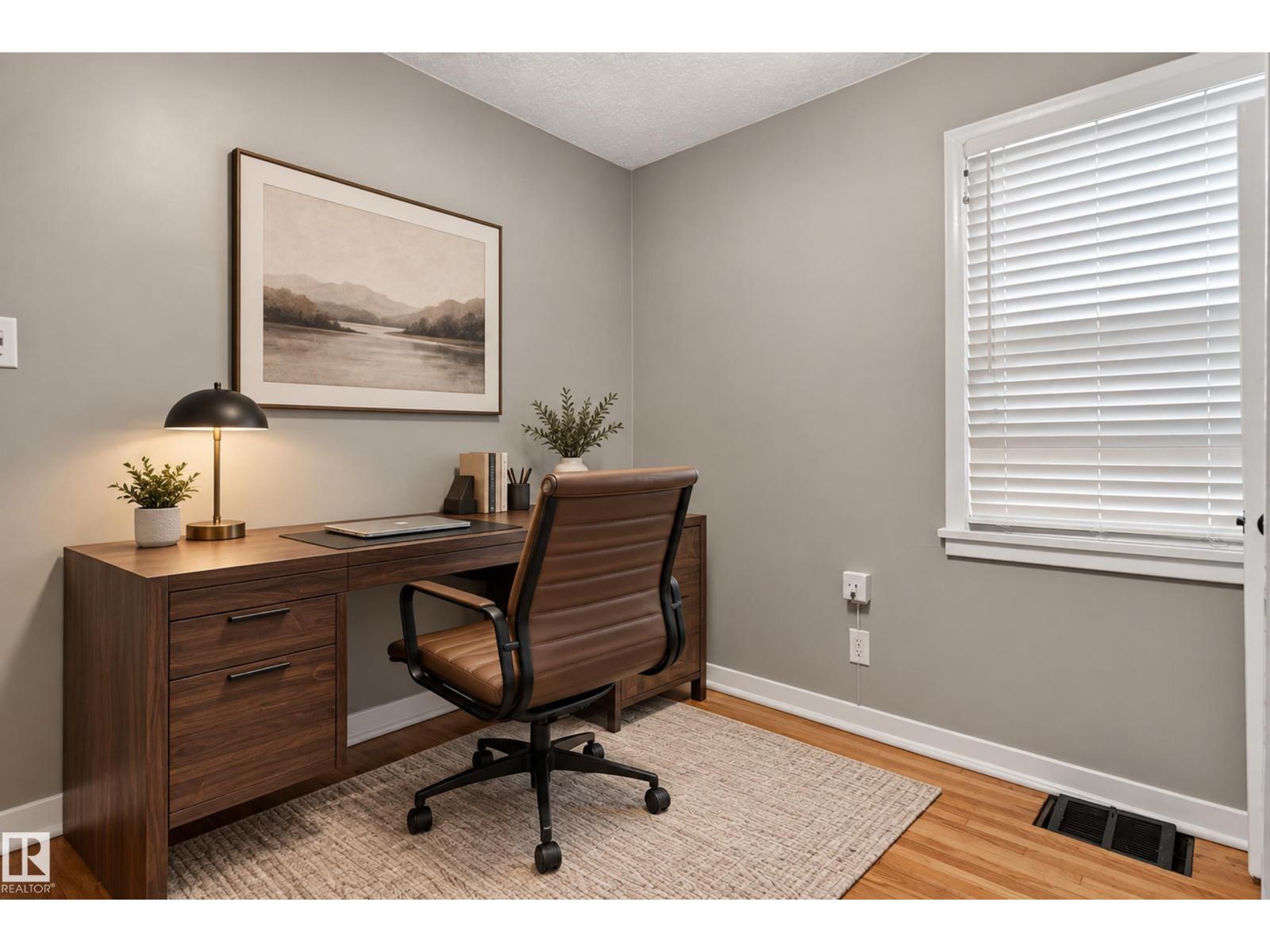 11406 83 ST NW - 18