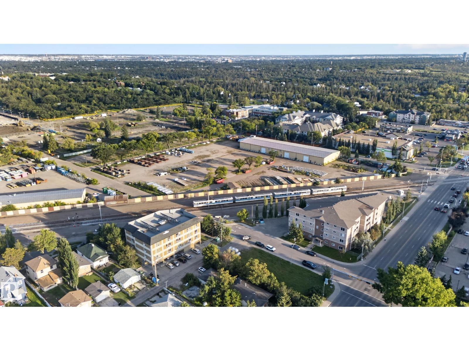 11406 83 ST NW - 41