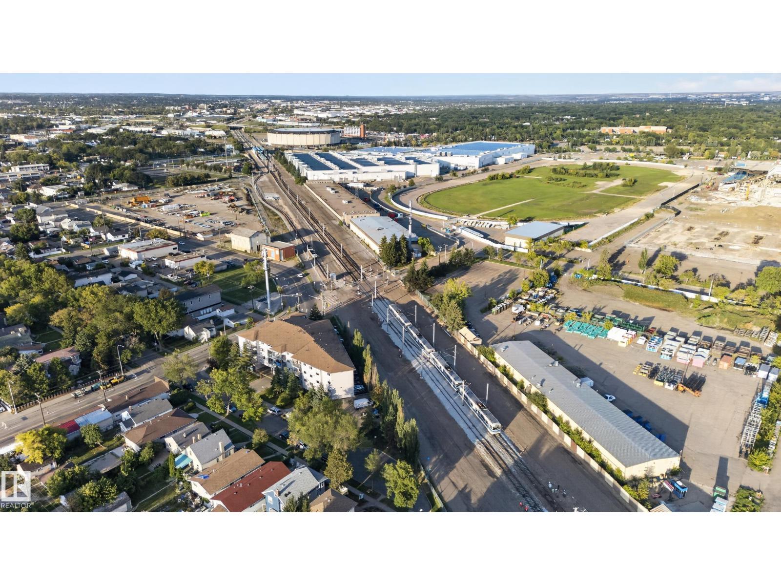 11406 83 ST NW - 39