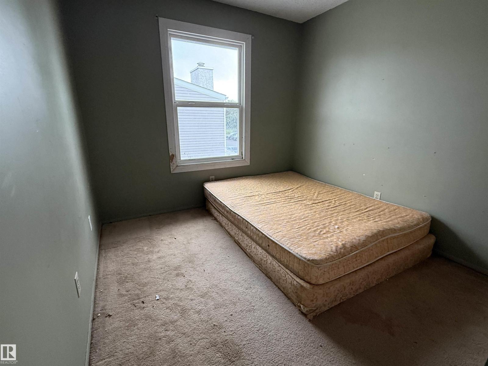 6340 184 ST NW - 10