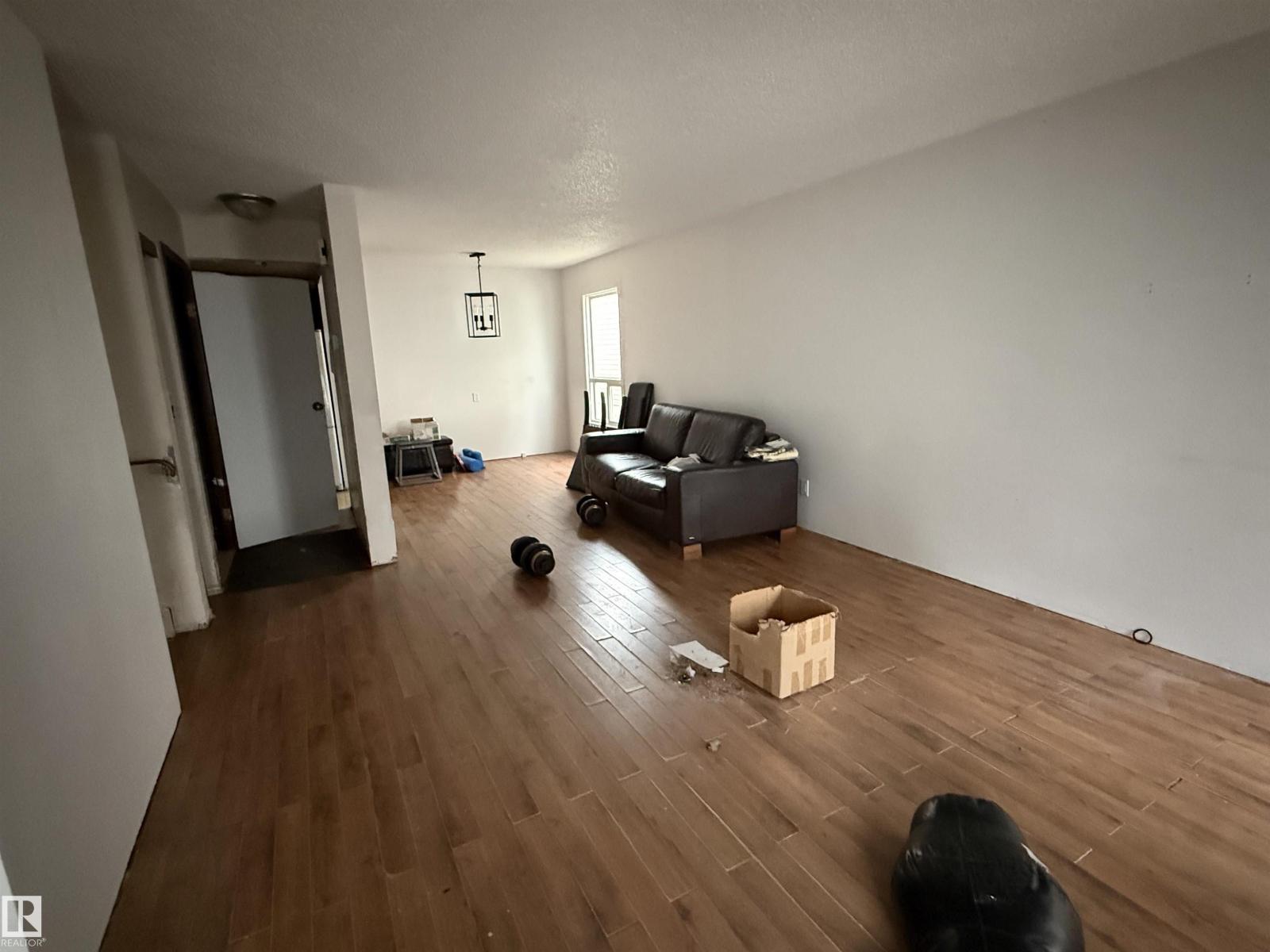 6340 184 ST NW - 4