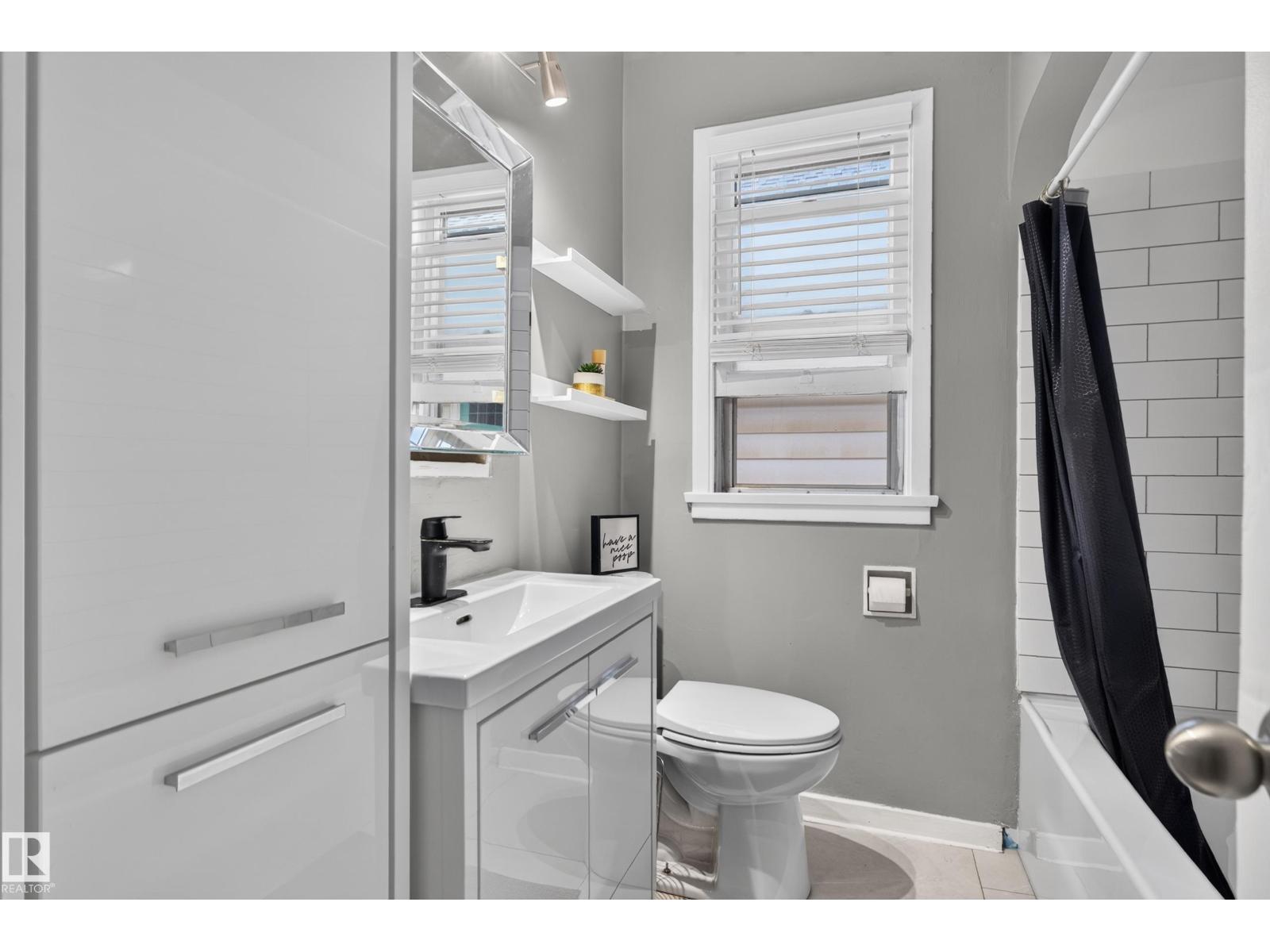 11406 83 ST NW - 11