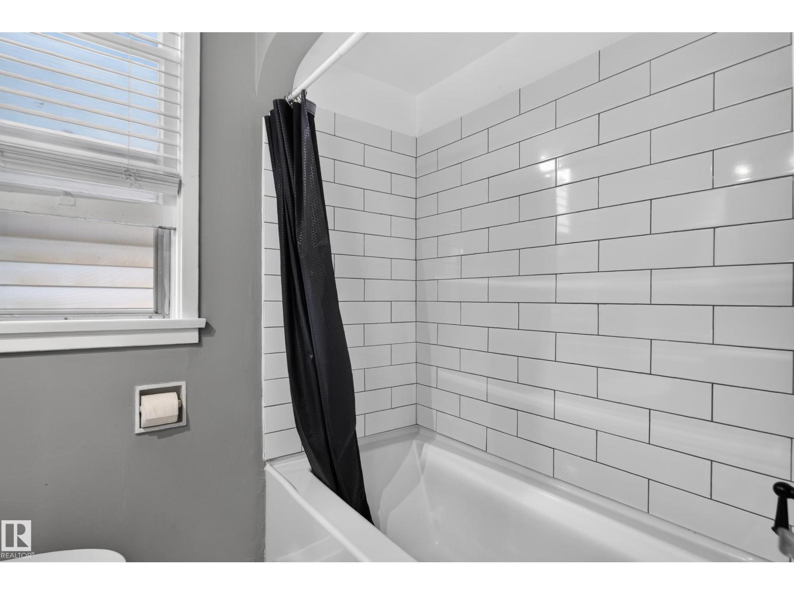 11406 83 ST NW - 13