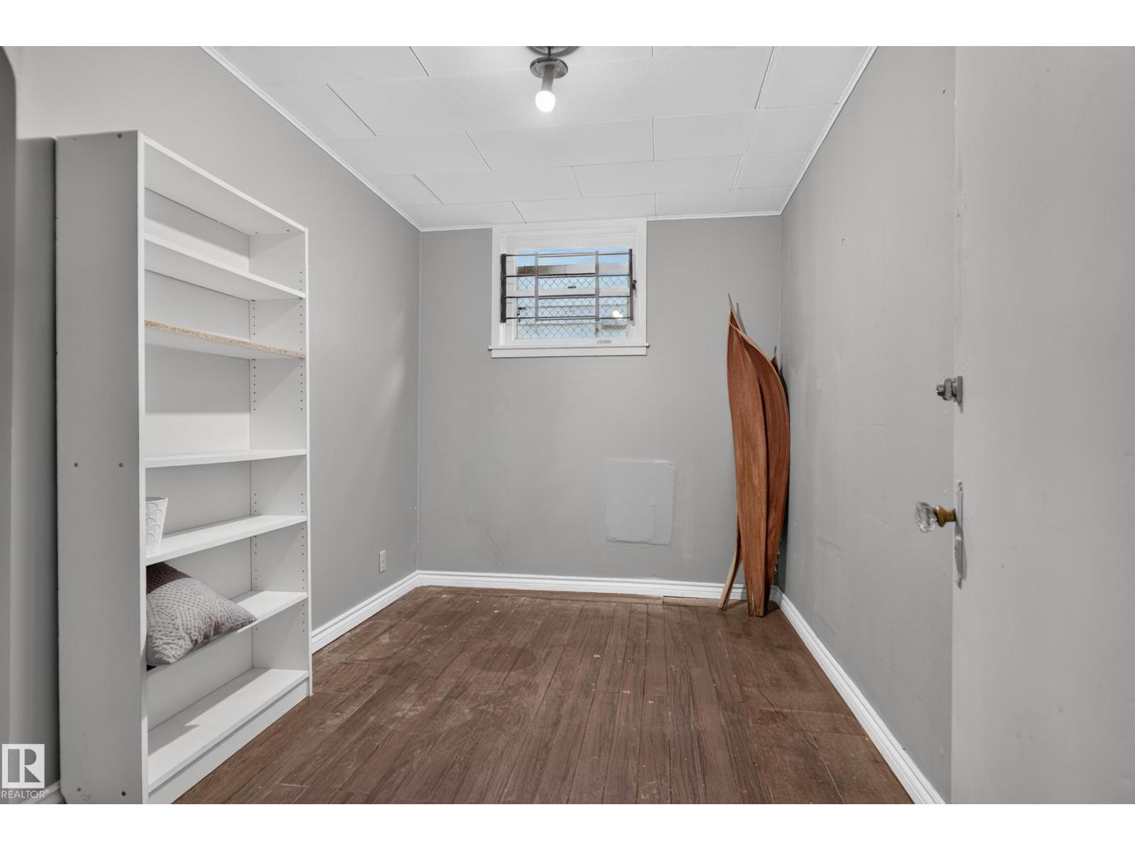 11406 83 ST NW - 35