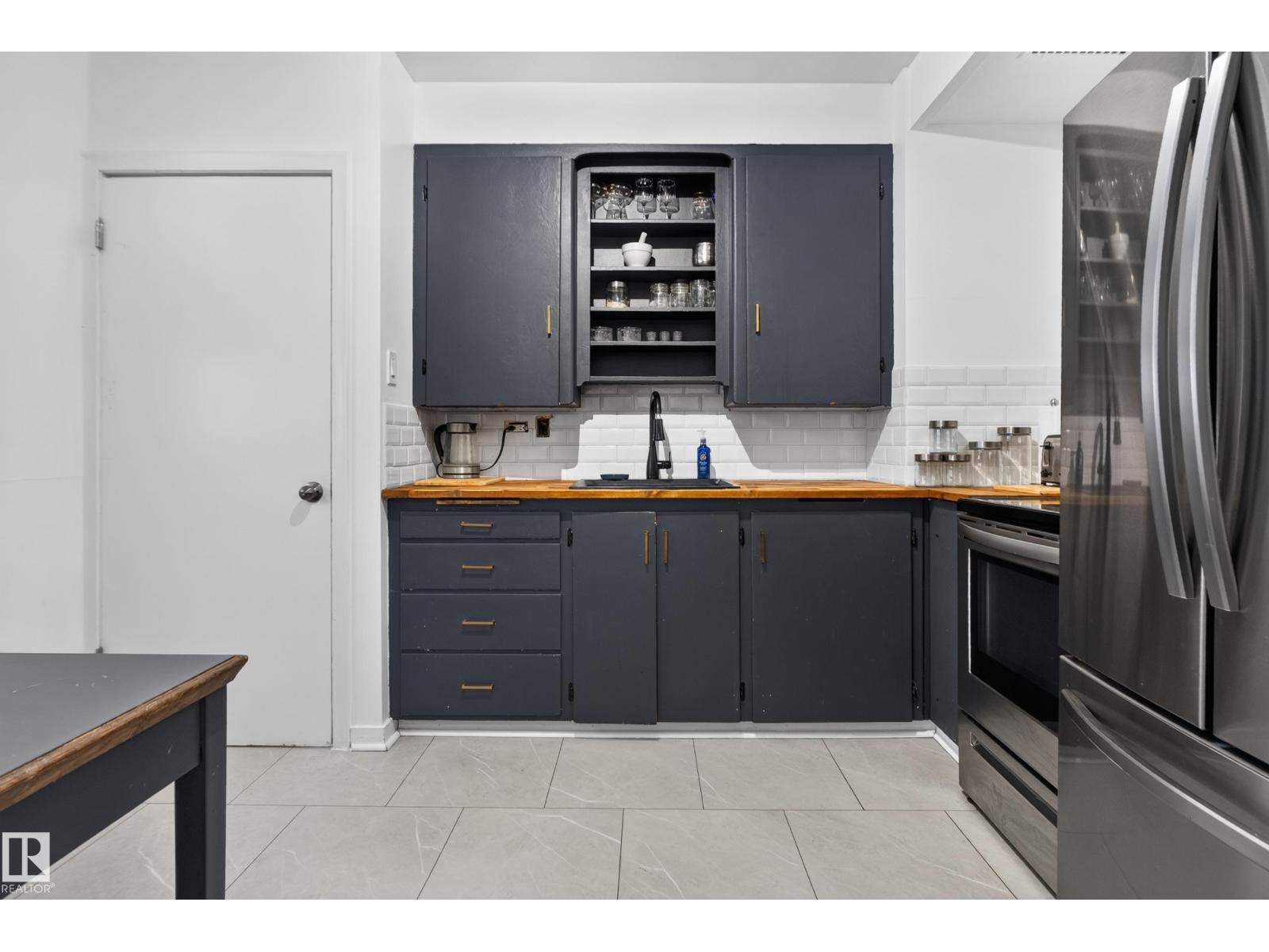 11406 83 ST NW - 21