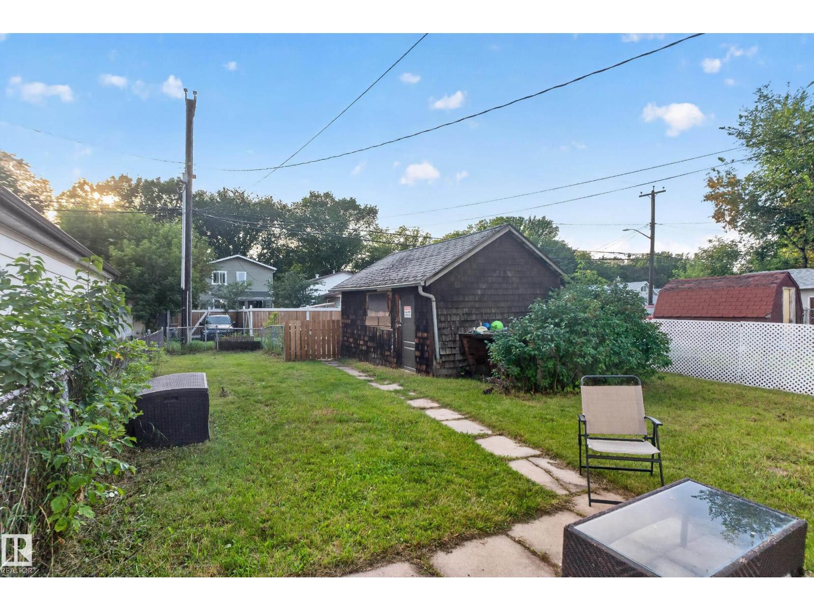 11406 83 ST NW - Image 25