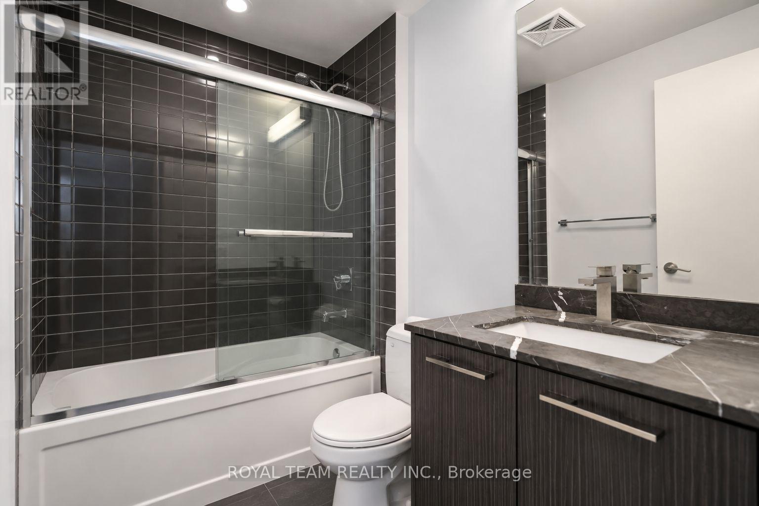 #536 9471 YONGE STREET - 7