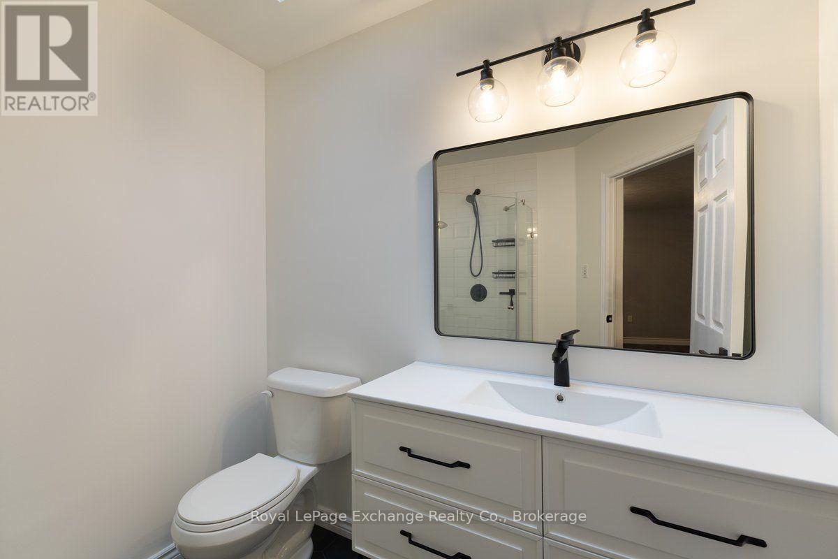 621 LYNDEN CRESCENT - Image 24