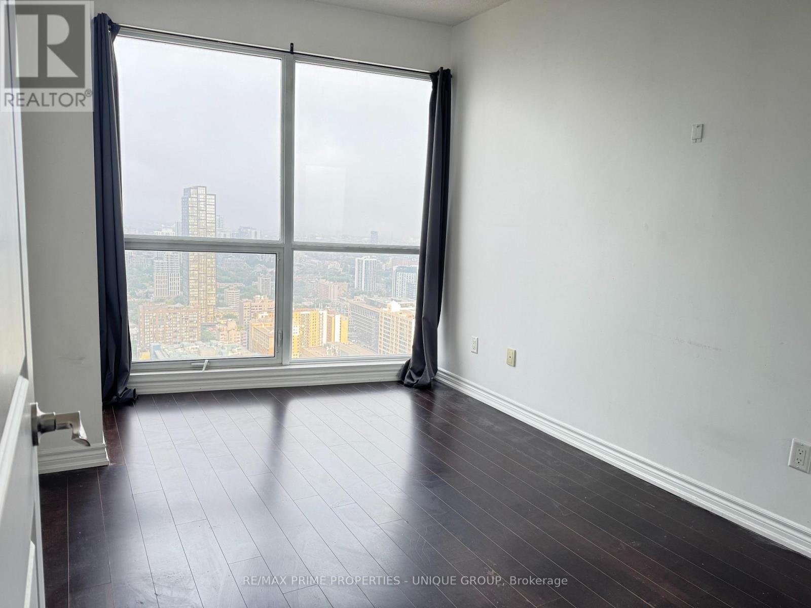 3807 - 386 YONGE STREET, Toronto (Bay Street Corridor) — photo 2