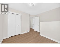 4pc Bathroom - 143 Applewood Drive Se, Calgary, AB T2A7B8 Photo 18