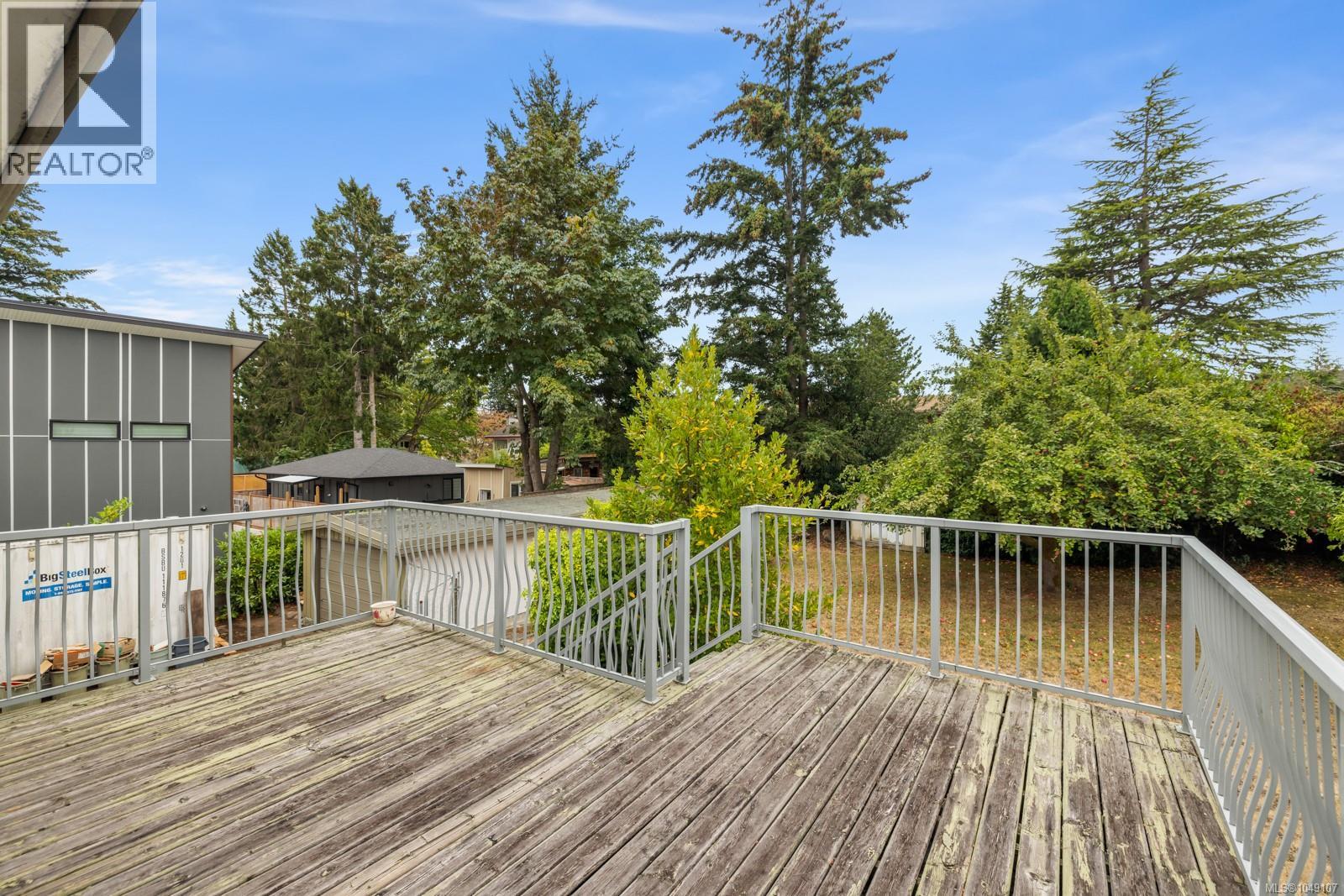 1867 Grandview Dr - Image 10