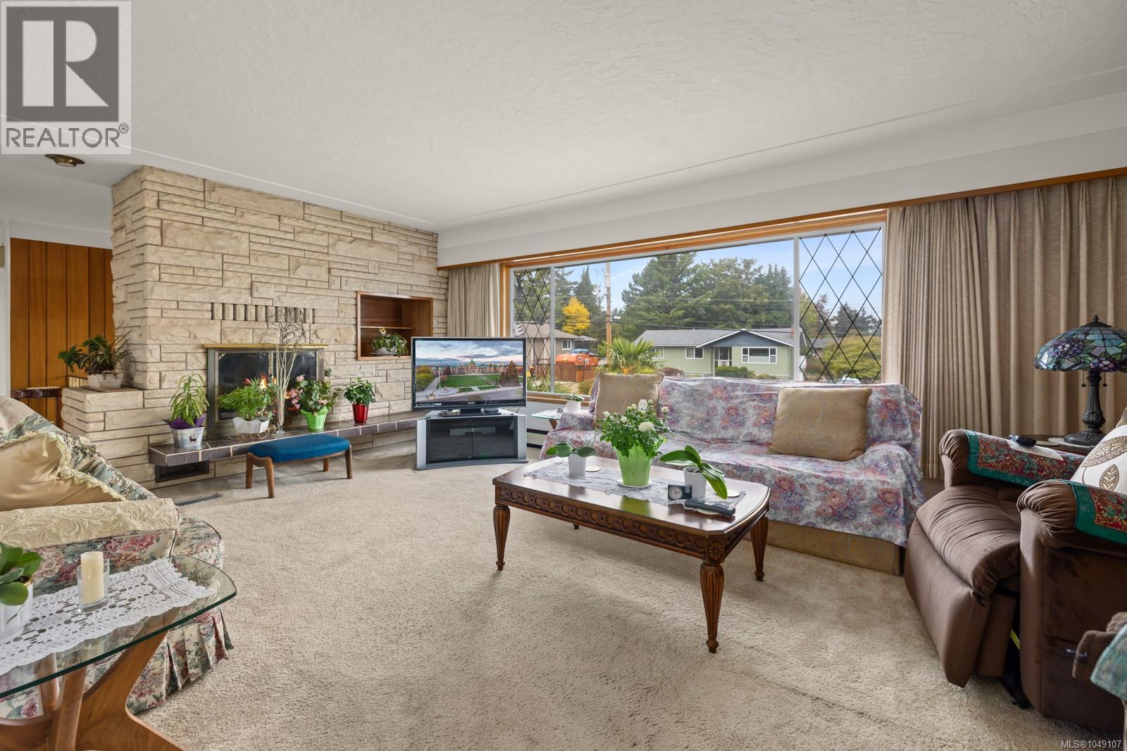 1867 Grandview Dr, Saanich — photo 4