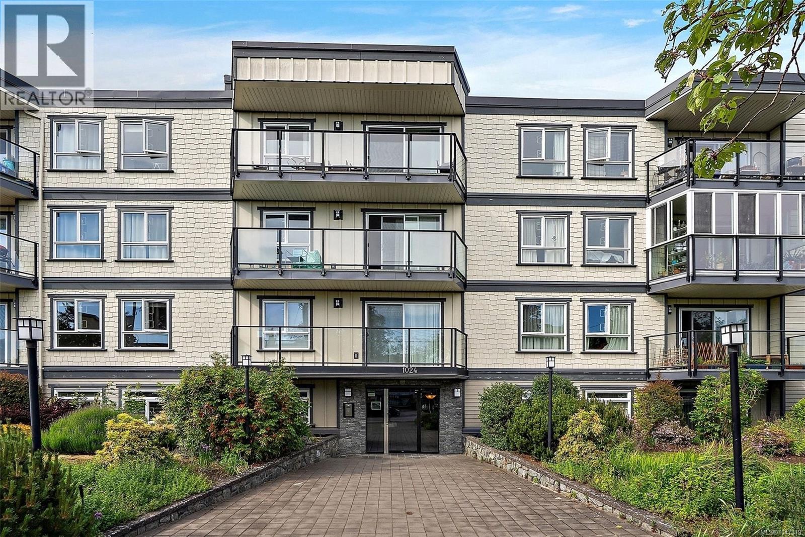 #104 1024 Fairfield Rd - Image 18