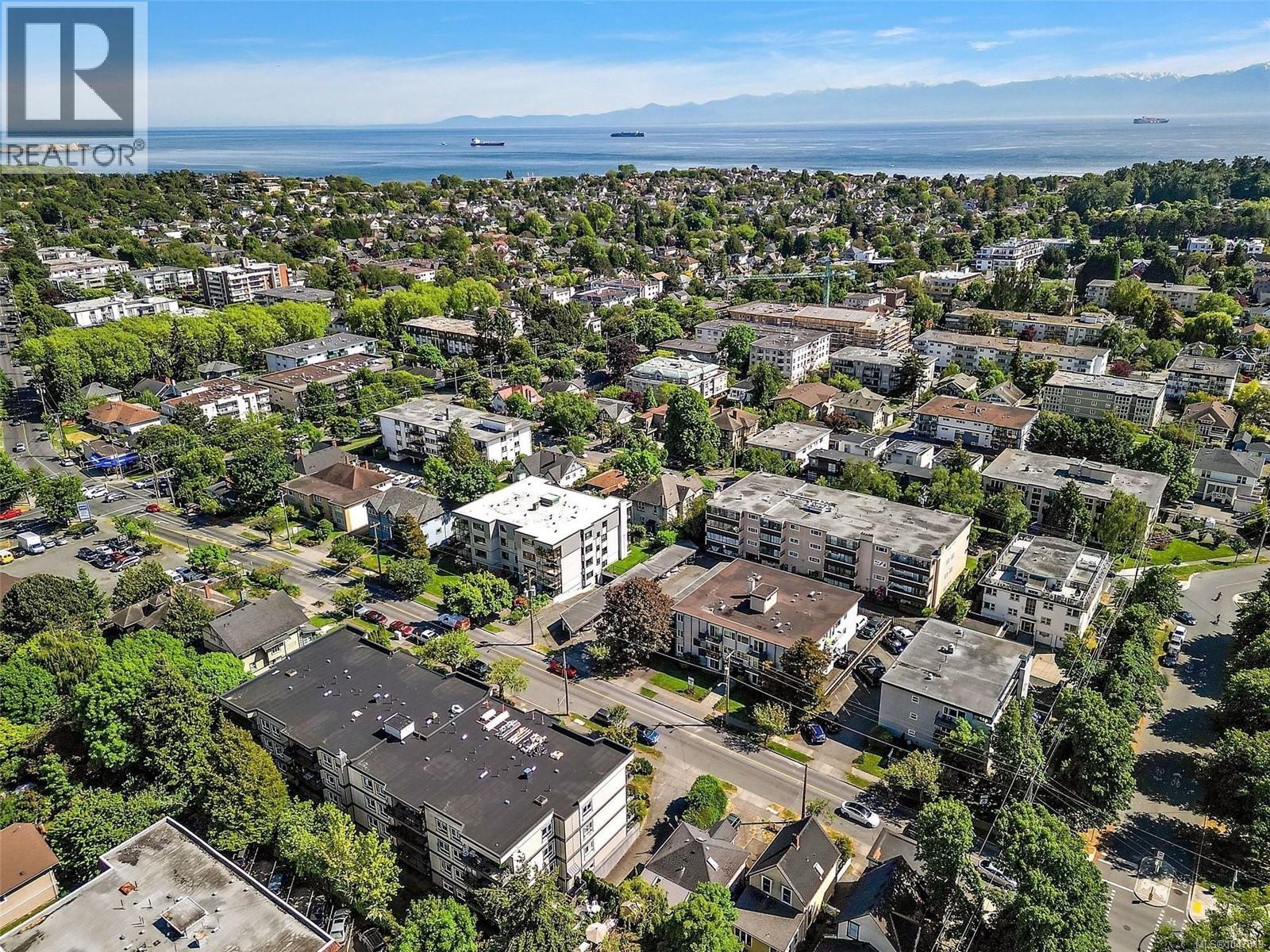 #104 1024 Fairfield Rd - 19