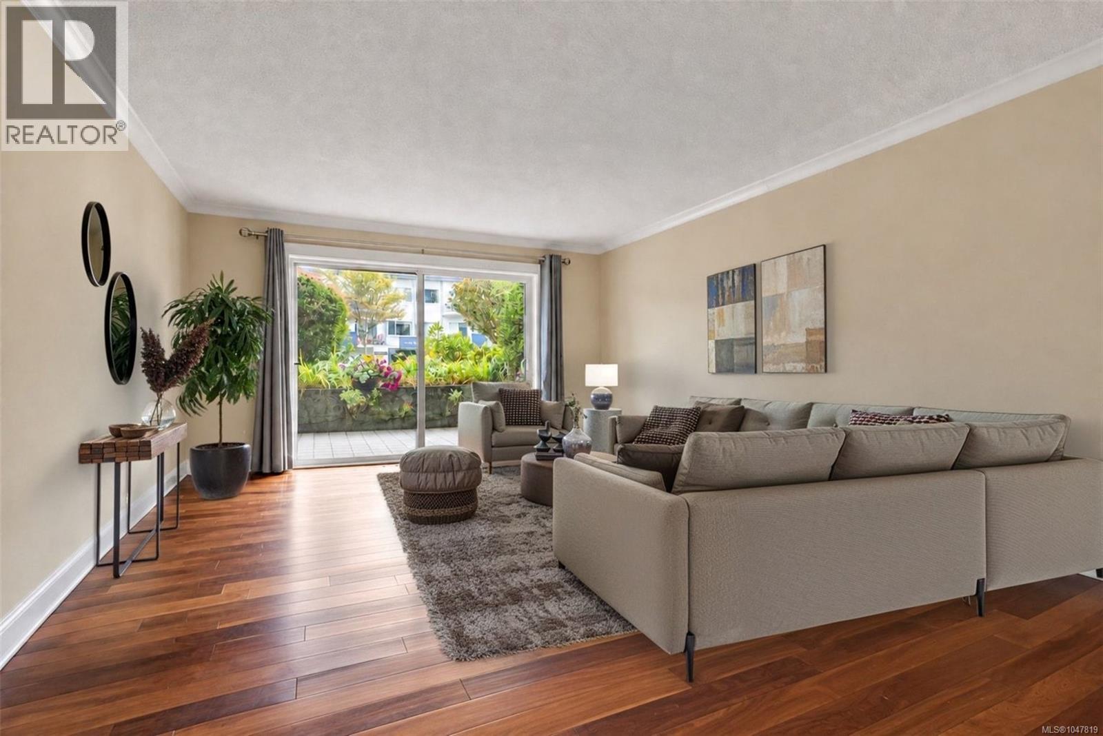#104 1024 Fairfield Rd - Image 3