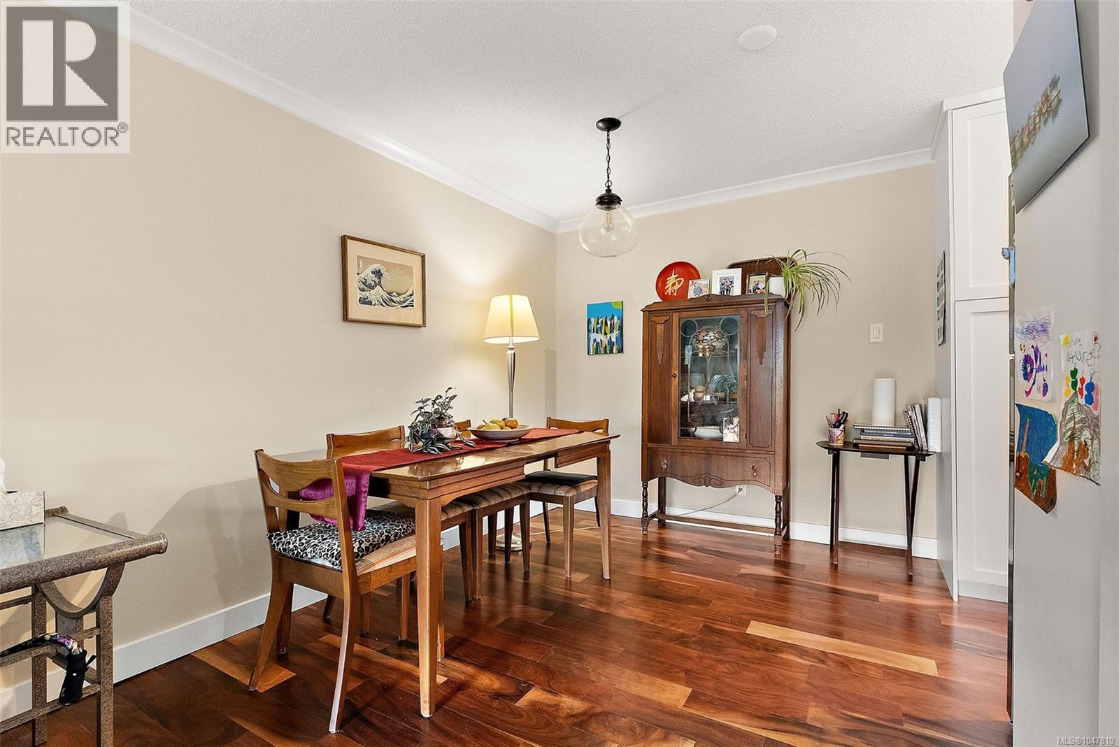#104 1024 Fairfield Rd - Image 5