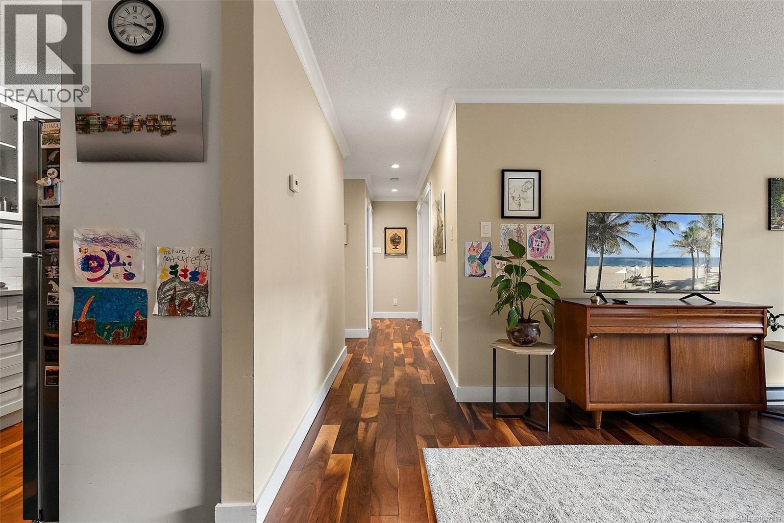 #104 1024 Fairfield Rd - Image 7