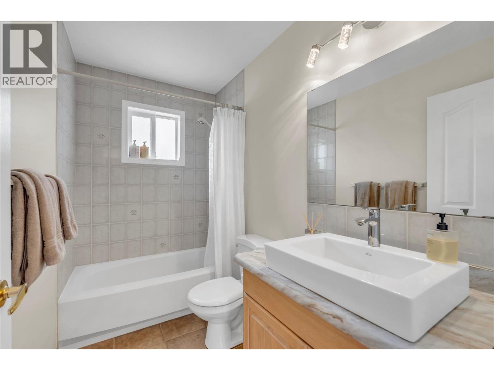 #103 166 Green Avenue W - 15