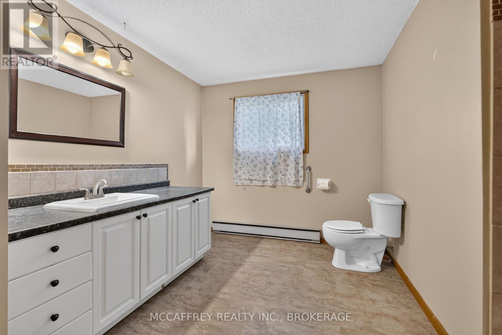 2572 COUNTY RD 1 E - 21
