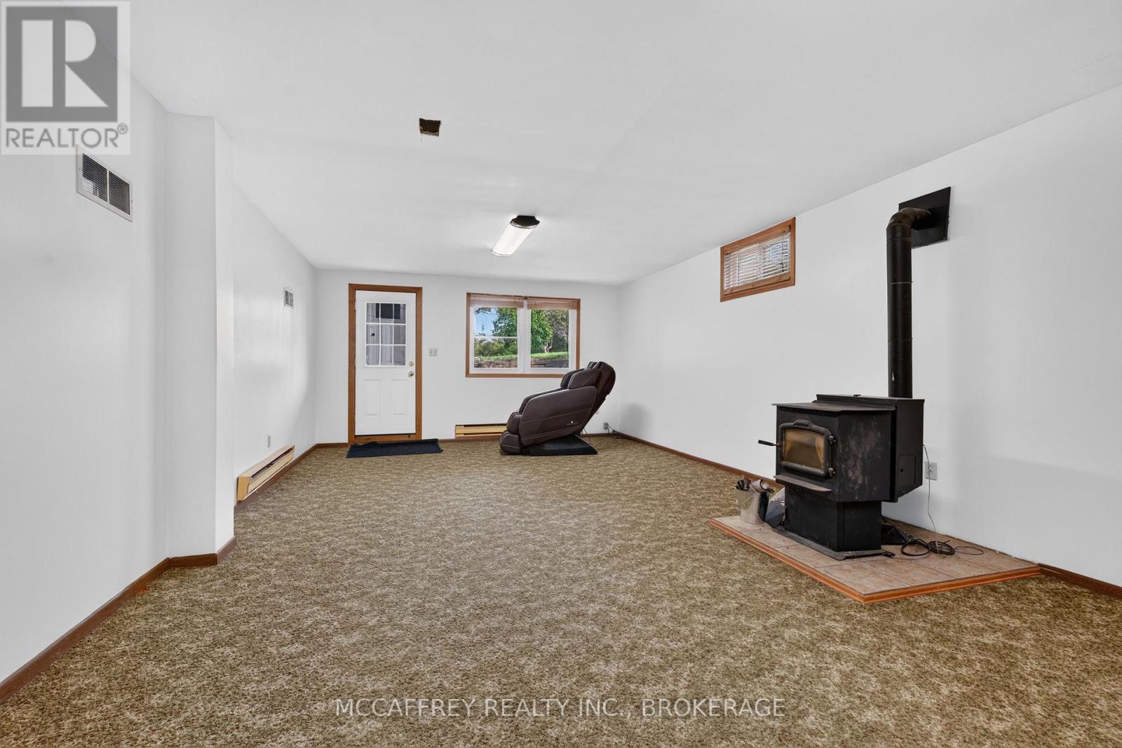 2572 COUNTY RD 1 E - 24