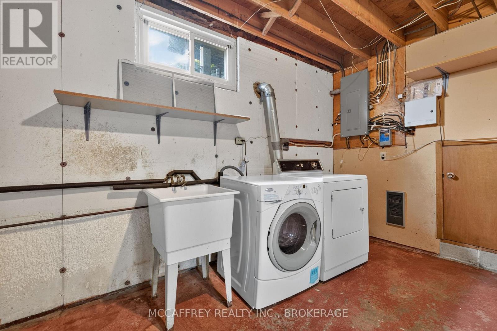 2572 COUNTY RD 1 E - Image 26