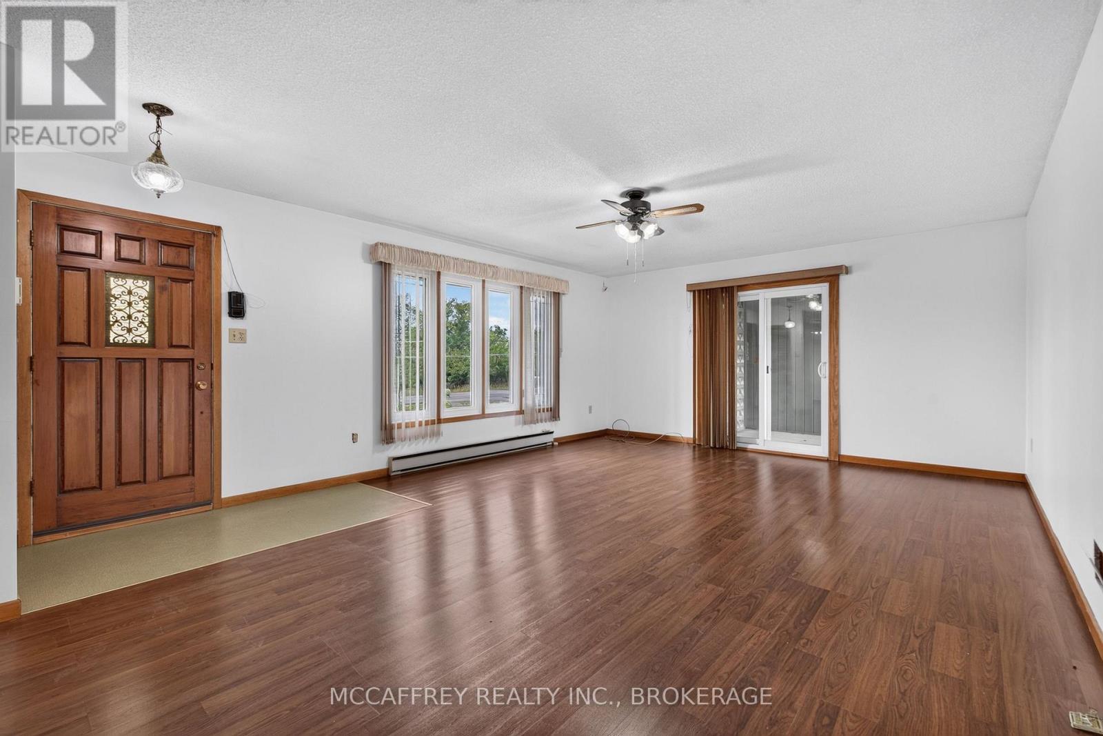 2572 COUNTY RD 1 E - 5