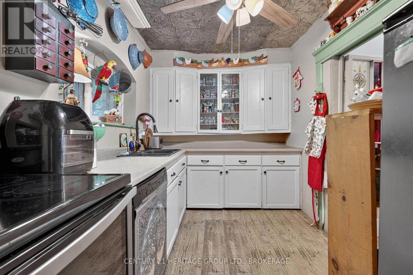 438 MAIN STREET - Image 12