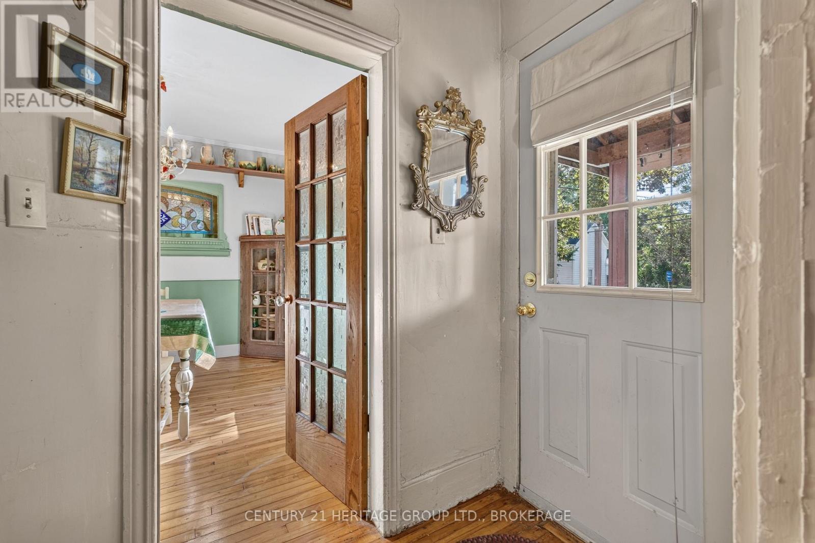 438 MAIN STREET - 4