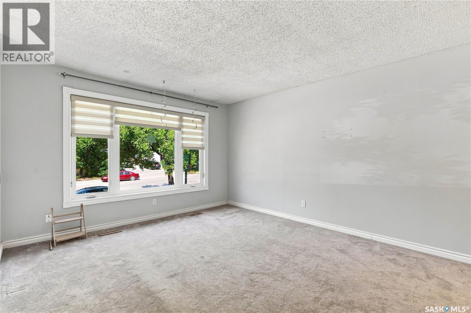 1921 McKercher DRIVE, Saskatoon — photo 4
