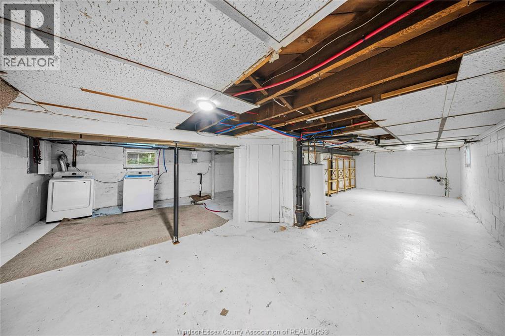 1347 Lincoln - Image 22