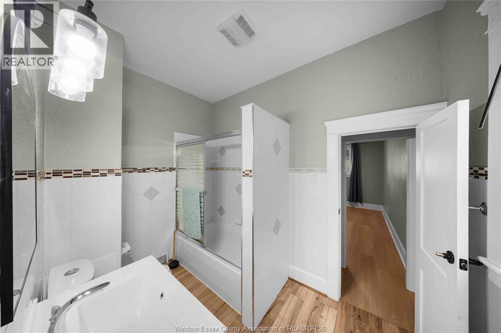 1347 Lincoln - 16