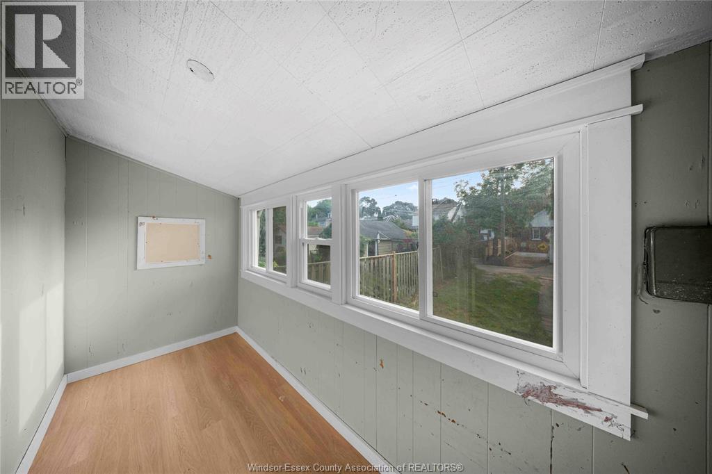1347 Lincoln - Image 21