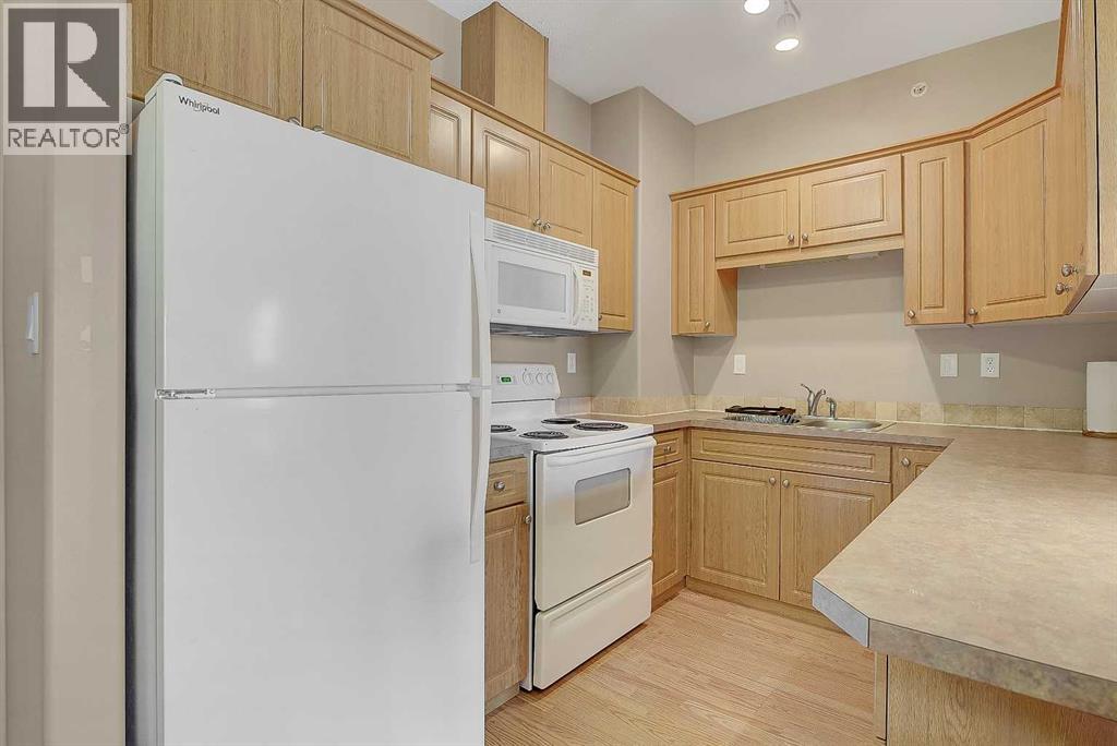 #405 9221 Lakeland Drive - 3
