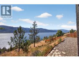 3pc Ensuite bath - 10326 Nighthawk Road, Lake Country, BC V4V2K7 Photo 10